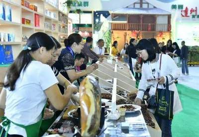 農(nóng)博會(huì)上的達(dá)州味道 300多種特色農(nóng)產(chǎn)品引領(lǐng)消費(fèi)新潮